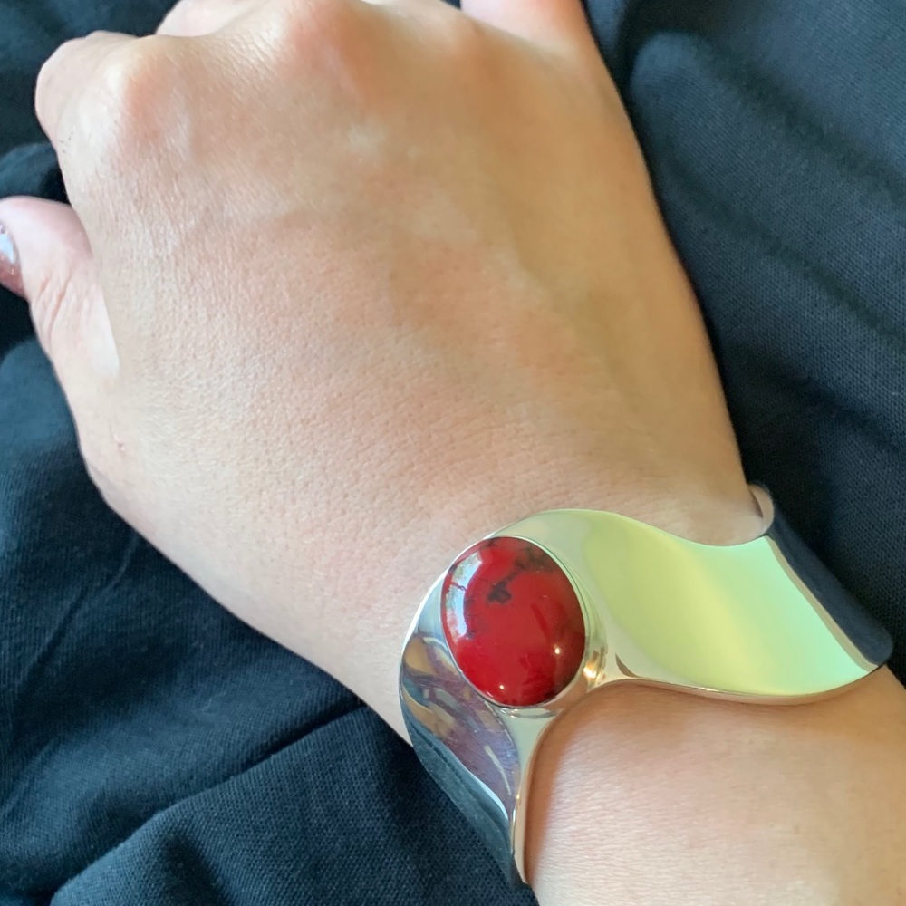 Crafted of .925 Silver Bracelet with Red Coral Gem